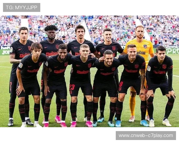 英超争冠三强积分紧咬，阿森纳、曼城、利物浦上演追逐战。