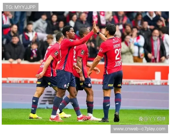 里尔4-3客胜欧塞尔，全场4张红牌+绝杀演绎疯狂一战