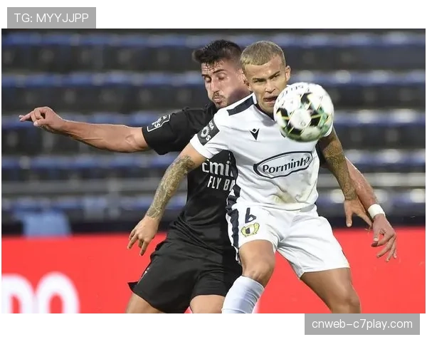 本菲卡主场轻取法马利康，本泽马破门延续射手榜领先优势